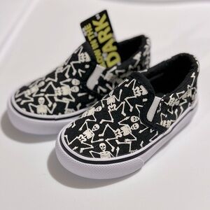 NEW Skeleton Slip on Shoes toddler 5 glow in the dark Halloween